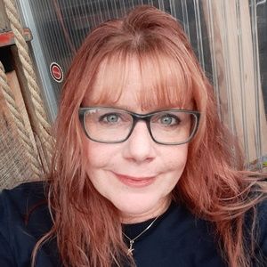 Meet your Posher, Deena